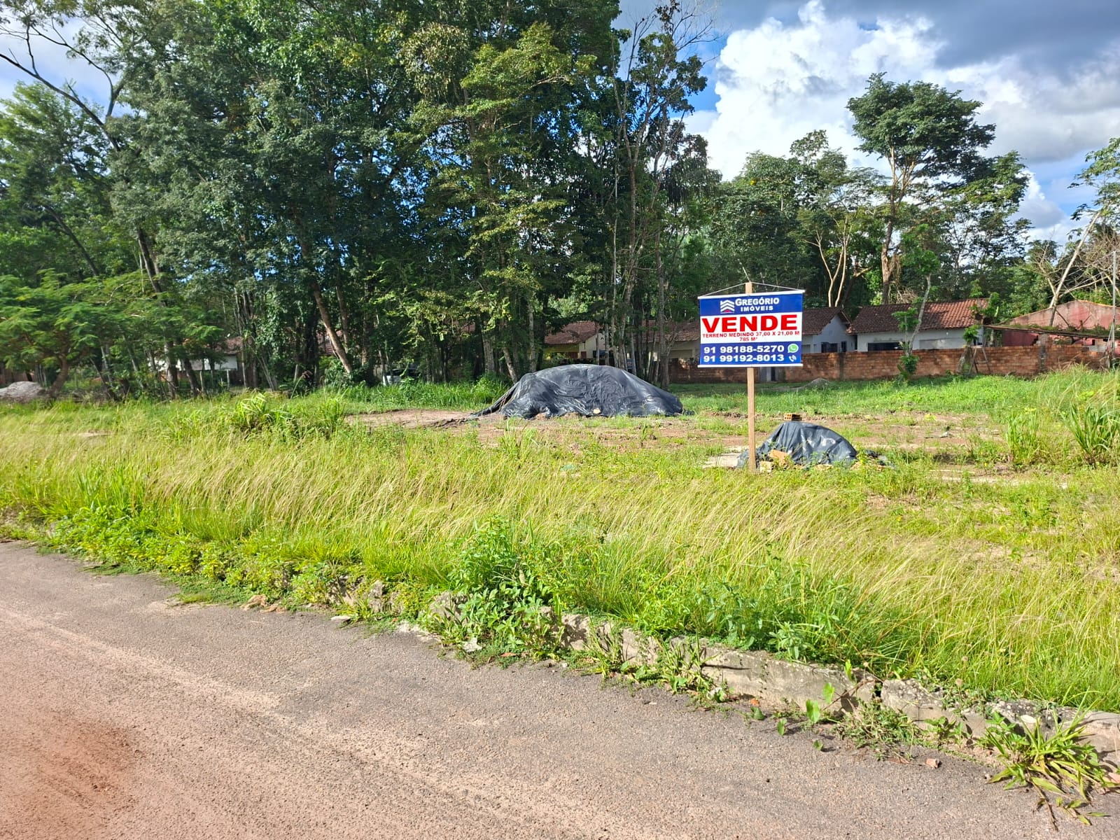 ATENÇÃO INVESTIDORES E CONSTRURORES - EXCELENTE TERRENO A VENDA COM DIMENÇÕES 37X21 - EM VILA DOS CABANOS - BARCARENA/PA.