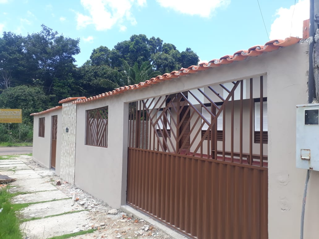 CASA A VENDA - NÚCLEO URBANO - VILA DOS CABANOS
