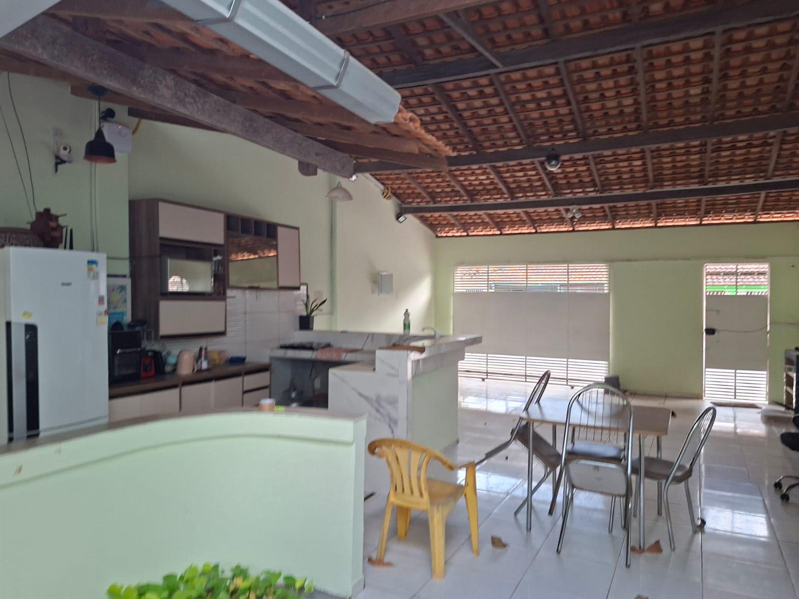EXCELENTE IMÓVEL COM PISCINA DISPONÍVEL PARA LOCAÇÃO EM BARCARENA-PA