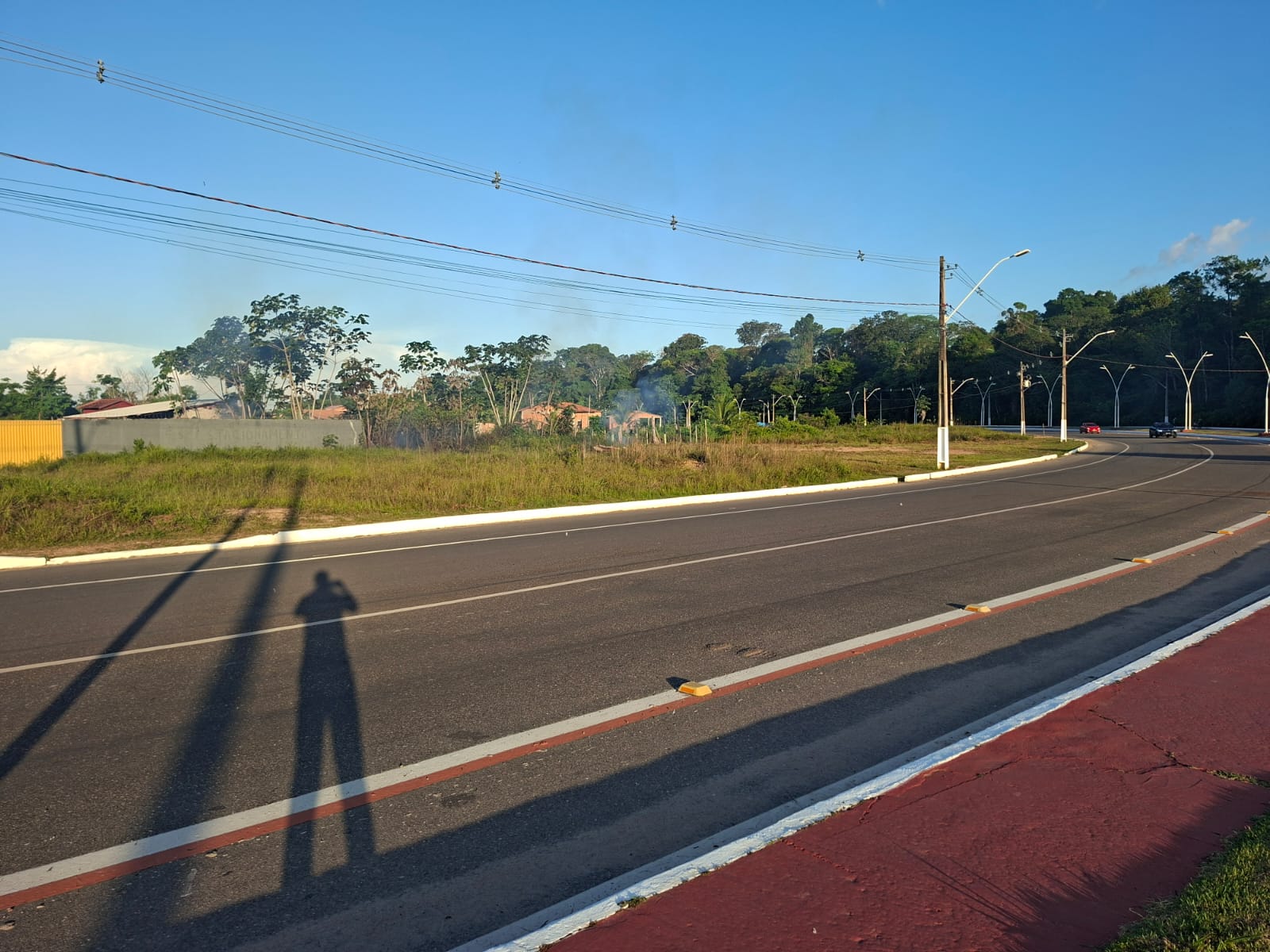 VENDO EXCELENTE TERRENO EM LOCALIZAÇÃO PRIVILEGIADA, NA ESTRADA DA PRAIA DO CARIPI.