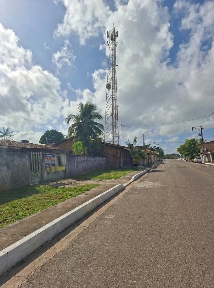 VENDO IMÓVEL COM ÓTIMA LOCALIZAÇÃO - ÁREA MEDINDO 30 X 40 - BAIRRO BETÂNIA – BARCARENA/PA.