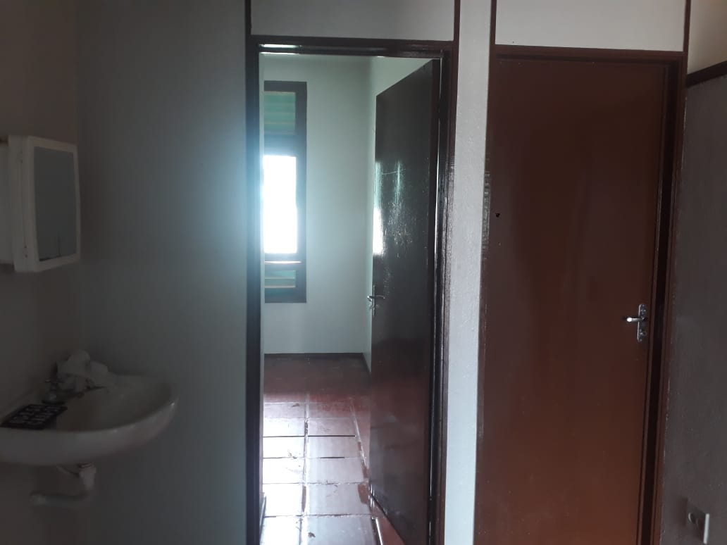CASA A VENDA - NÚCLEO URBANO - VILA DOS CABANOS
