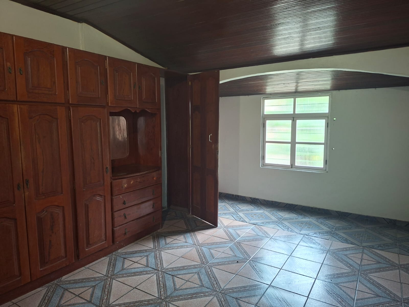 CASA PARA ALUGAR - TERREO - VILA DOS CABANOS