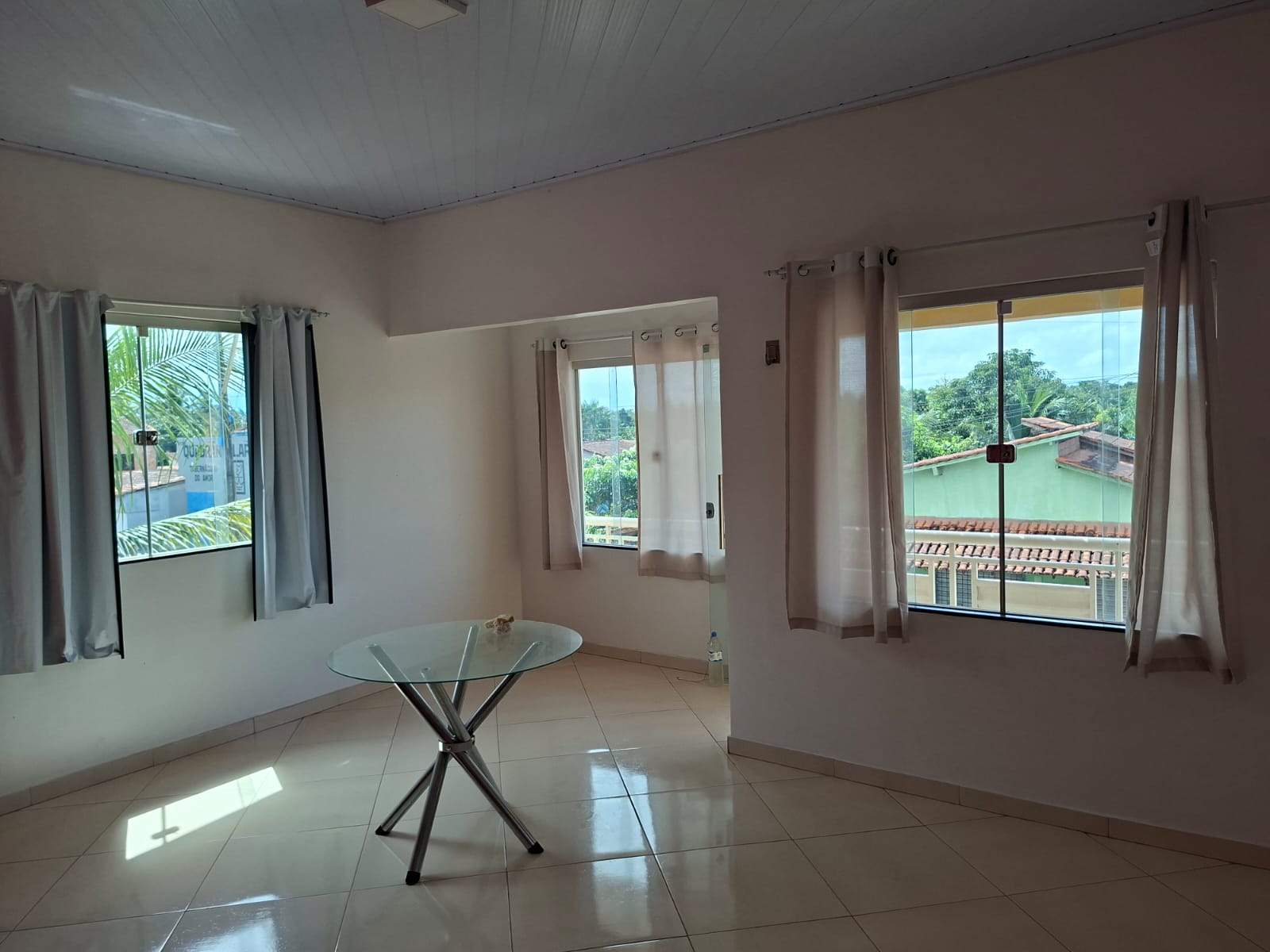 EXCELENTE CASA PARA LOCAÇÃO - BEM VENTILADA E COM ÓTIMO ACABAMENTO - 2° PAVIMENTO - BAIRRO BEIRA RIO - BARCARENA/PA.