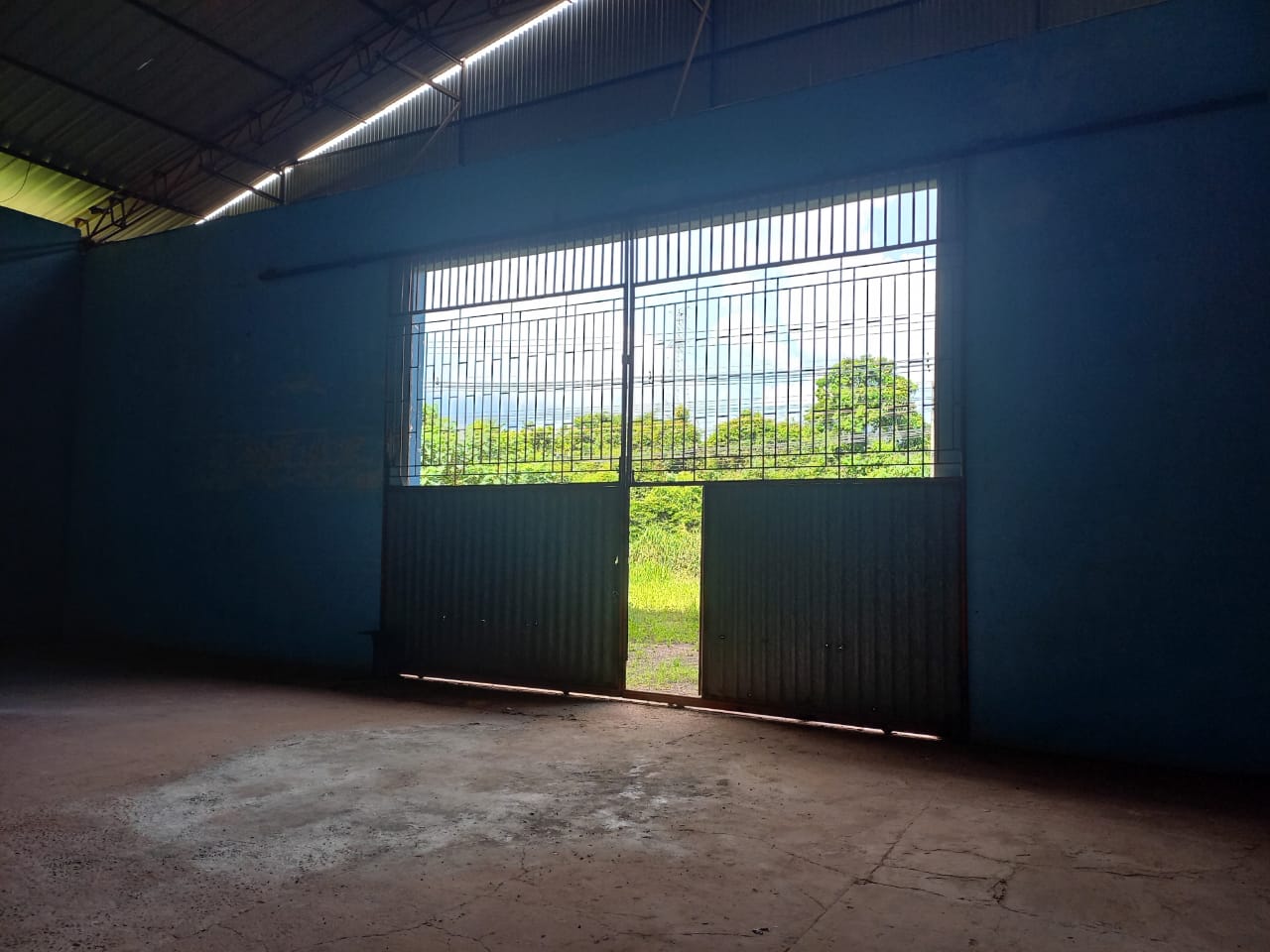 GALPÃO – DISPONÍVEL PRA LOCAÇÃO – PRÓXIMO AO TREVO DO PETECA – BARARENA – PA.