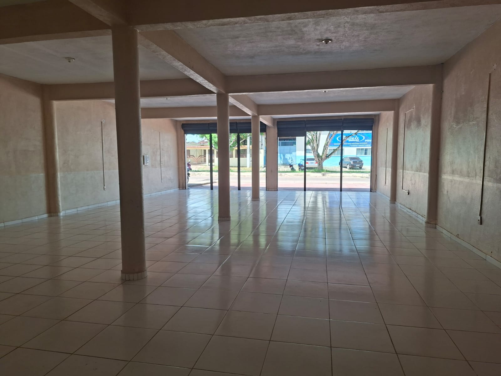 DISPONÍVEL PARA LOCAÇÃO  - EXCELENTE PONTO PARA O SEU NEGÓCIO COM ÓTIMA LOCALIZAÇÃO - BAIRRO PIONEIRO, BARCARENA/PA.