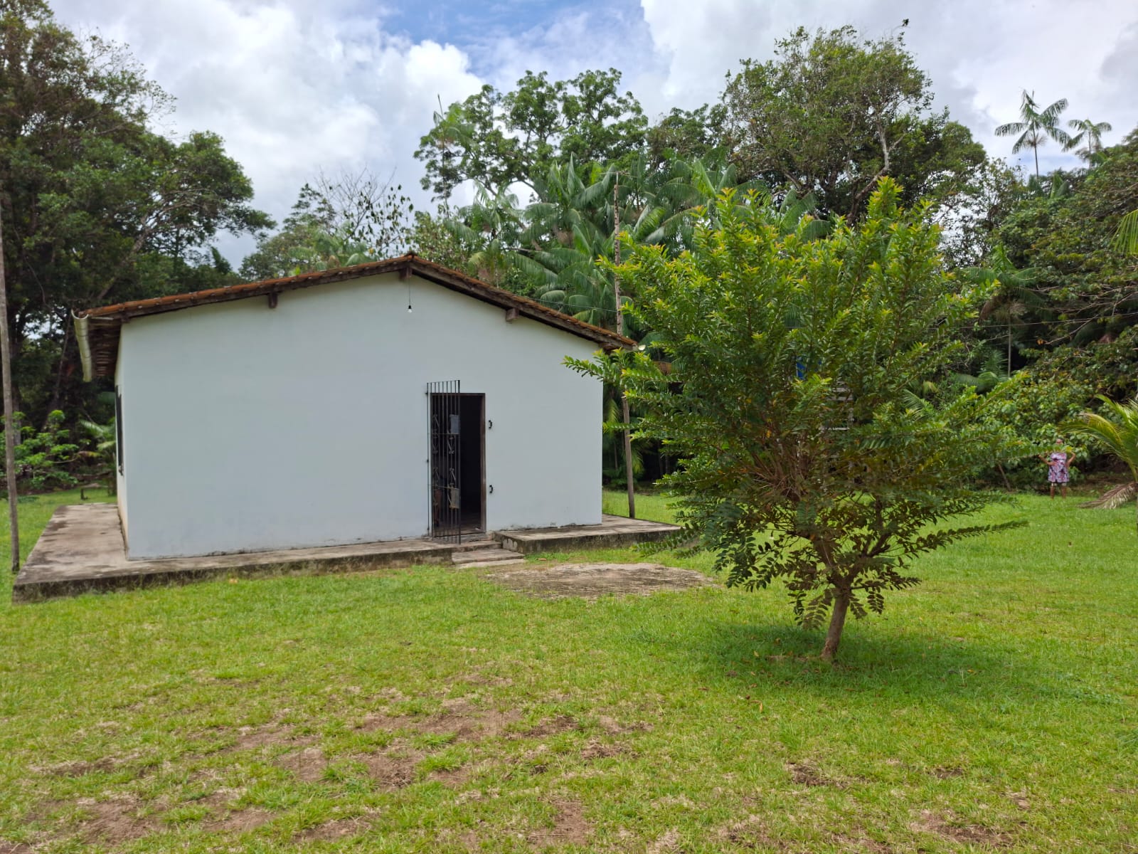 VENDE SÍTIO COM CASA - BARCARENA-PA
