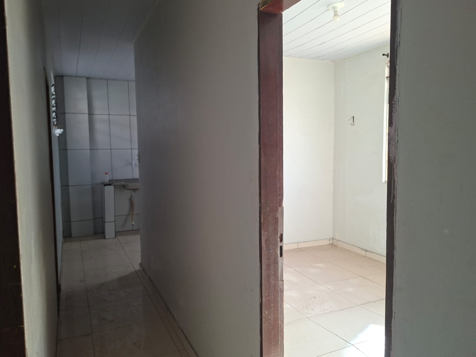 OPORTUNIDADE PARA MORAR OU INVESTIR EM VILA DOS CABANOS - CASA À VENDA (ACEITA VEÍCULO COMO PARTE DO PAGAMENTO).