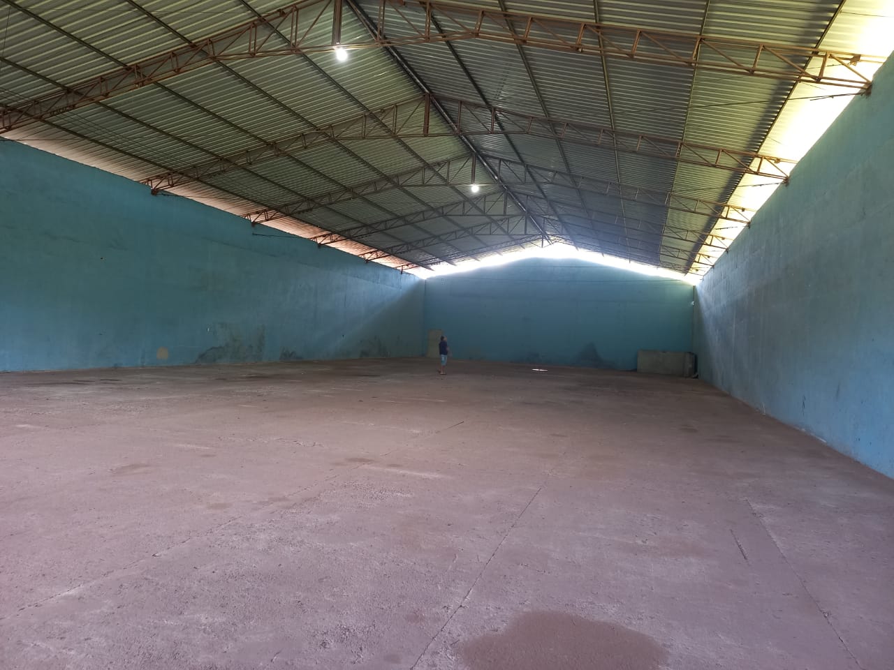 GALPÃO – DISPONÍVEL PRA LOCAÇÃO – PRÓXIMO AO TREVO DO PETECA – BARARENA – PA.