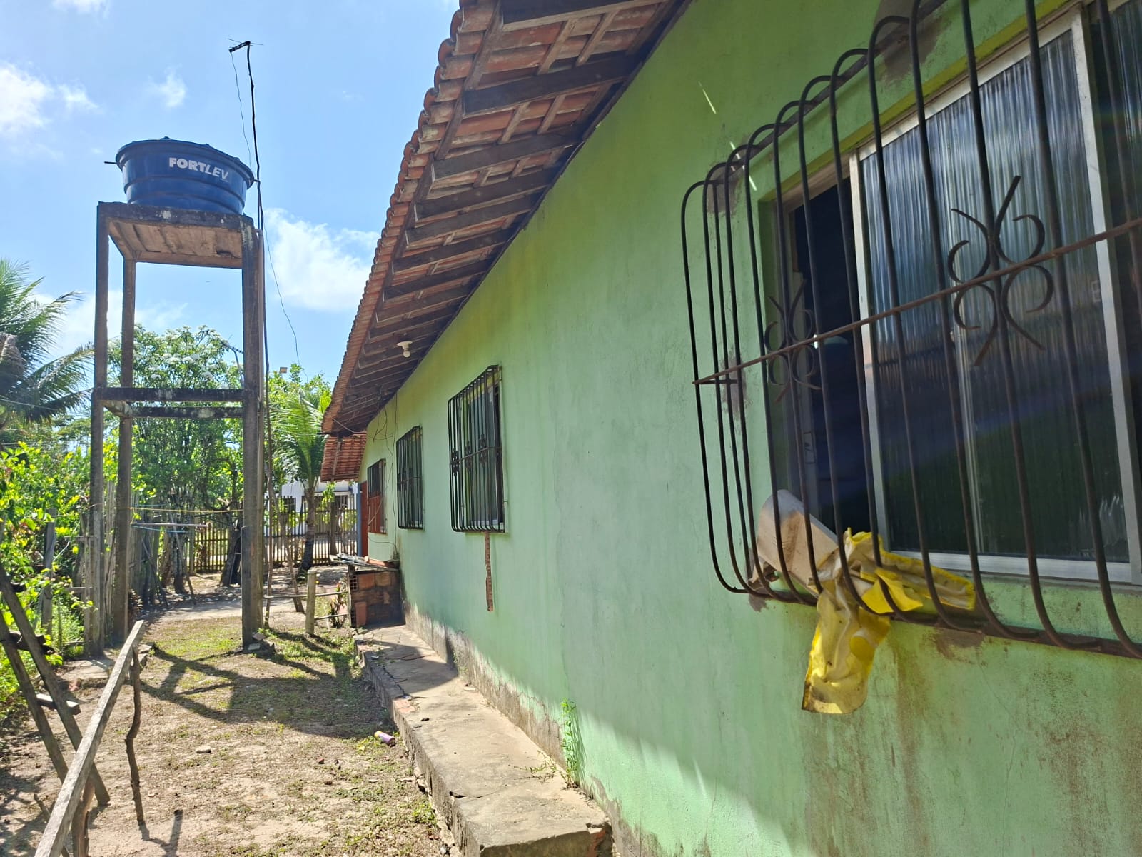 VENDO CASA NA PRAIA DA FAZENDINHA EM BARCARENA - PARÁ