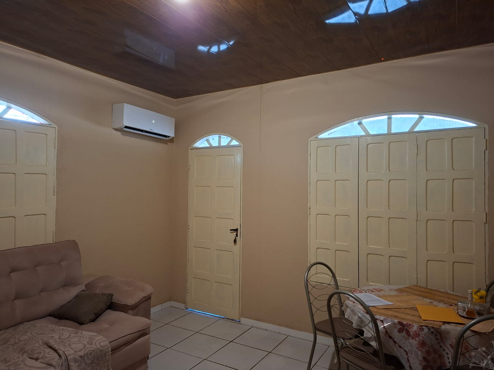 ÓTIMA OPORTUNIDADE - CASA AMPLA COM QUINTAL TODO GRAMADO A VENDA - VILA DE ITUPANEMA - BARCARENA/PA