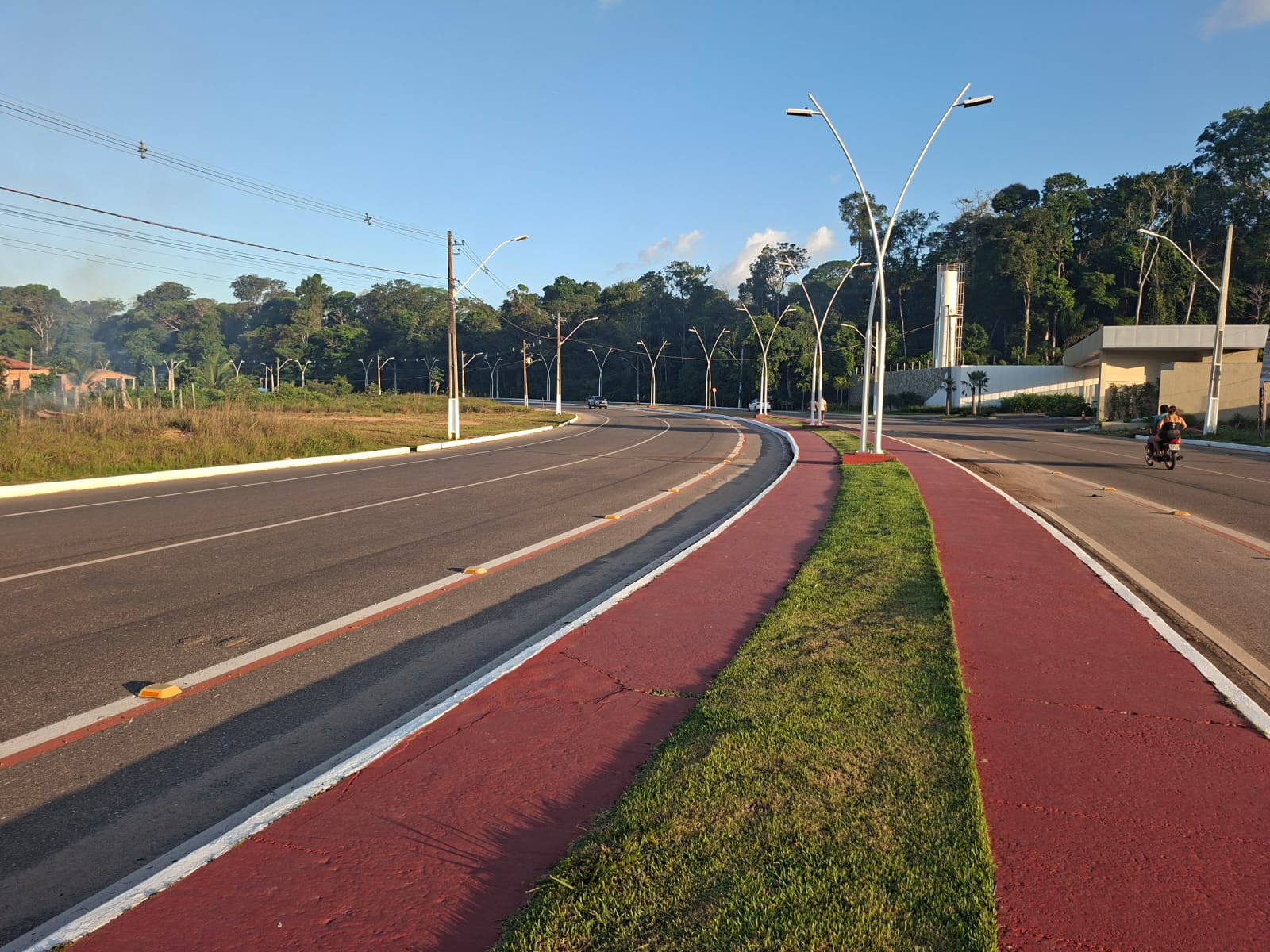 VENDO EXCELENTE TERRENO EM LOCALIZAÇÃO PRIVILEGIADA, NA ESTRADA DA PRAIA DO CARIPI.