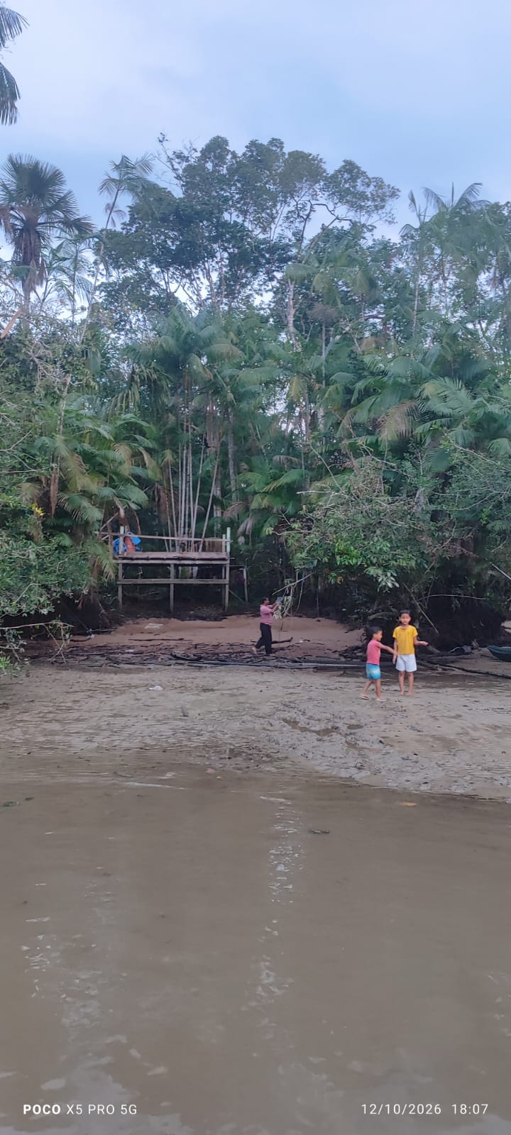 VENDO CASA NA PRAIA DA FAZENDINHA EM BARCARENA - PARÁ