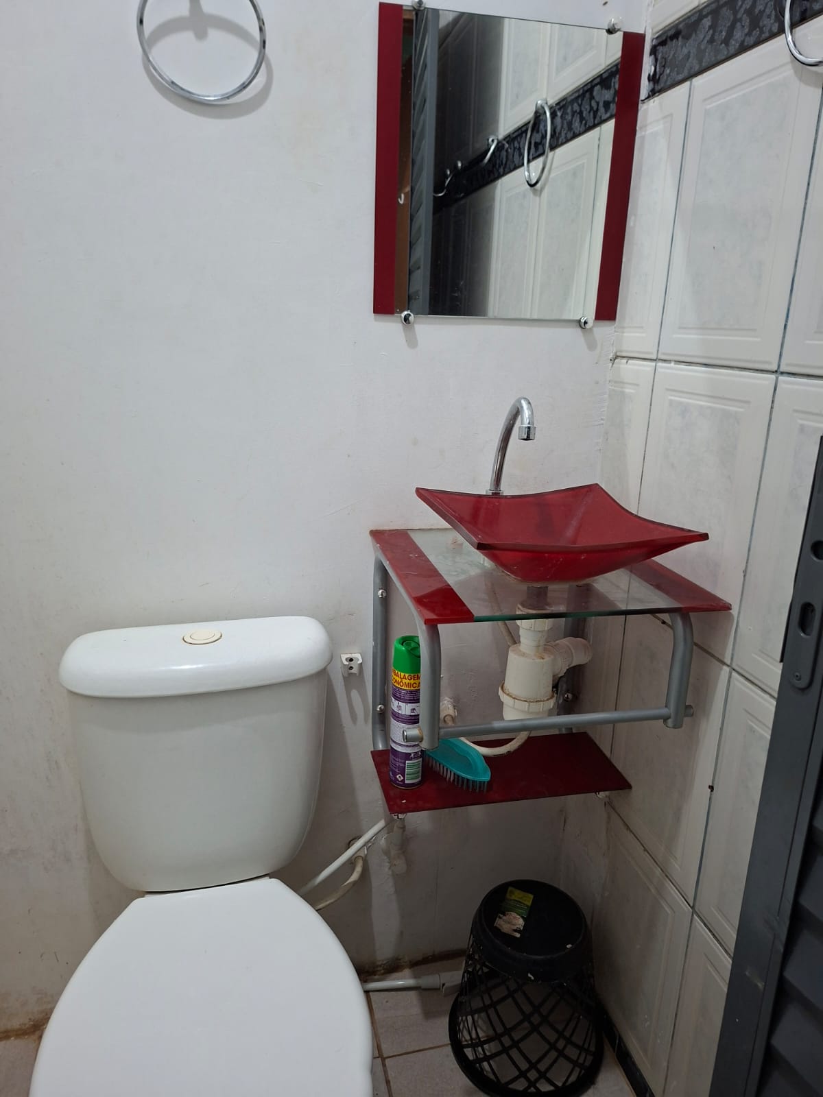 ALUGO EXCELENTE CASA MODERNA COM PISCINA - TOTALMENTE MOBILIADA - BAIRRO JARDIM CABANOS/VILA DOS CABANOS – BARCARENA/PA.