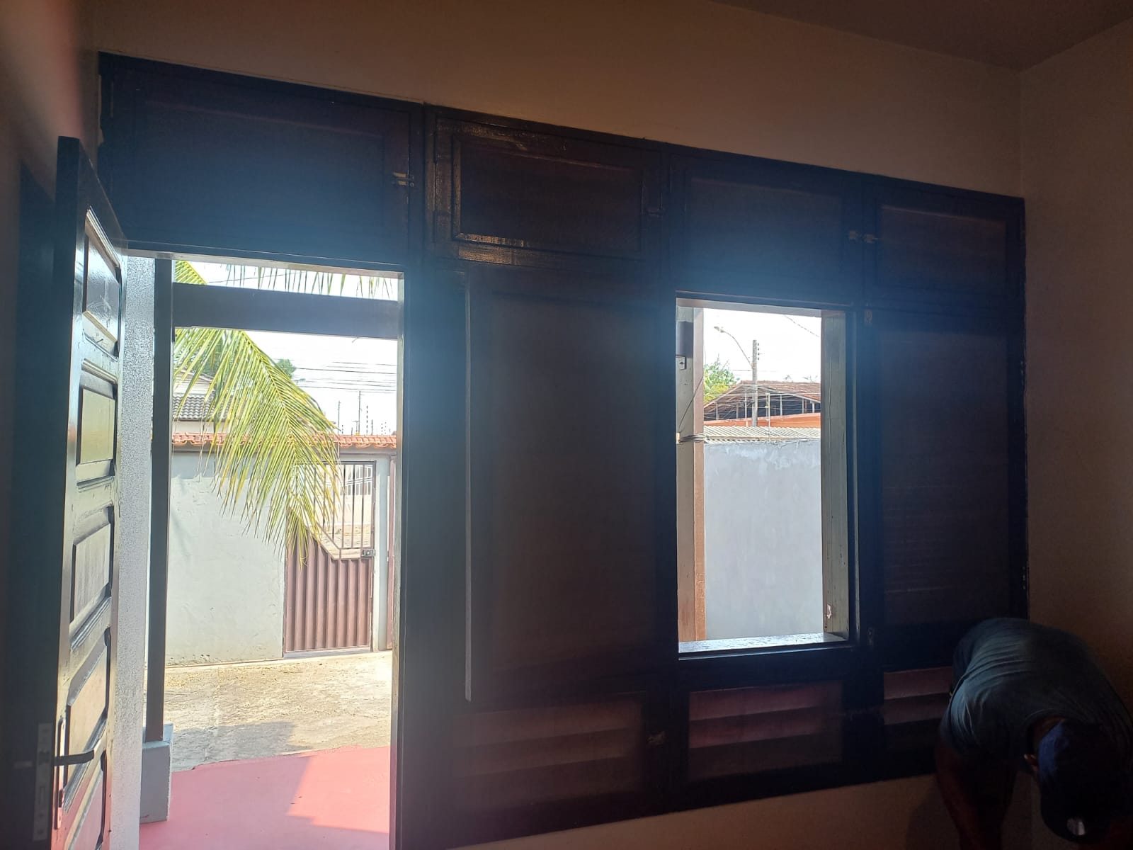 CASA A VENDA COM ÓTIMA LOCALIZAÇÃO- ACEITA FINANCIAMENTO
