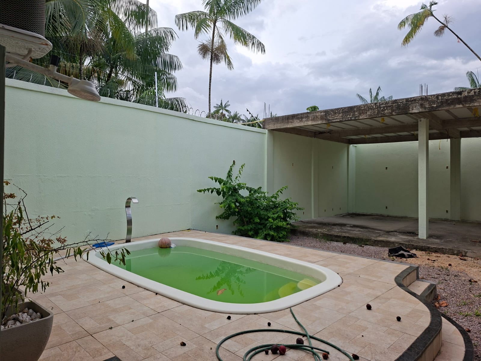 EXCELENTE IMÓVEL COM PISCINA DISPONÍVEL PARA LOCAÇÃO EM BARCARENA-PA