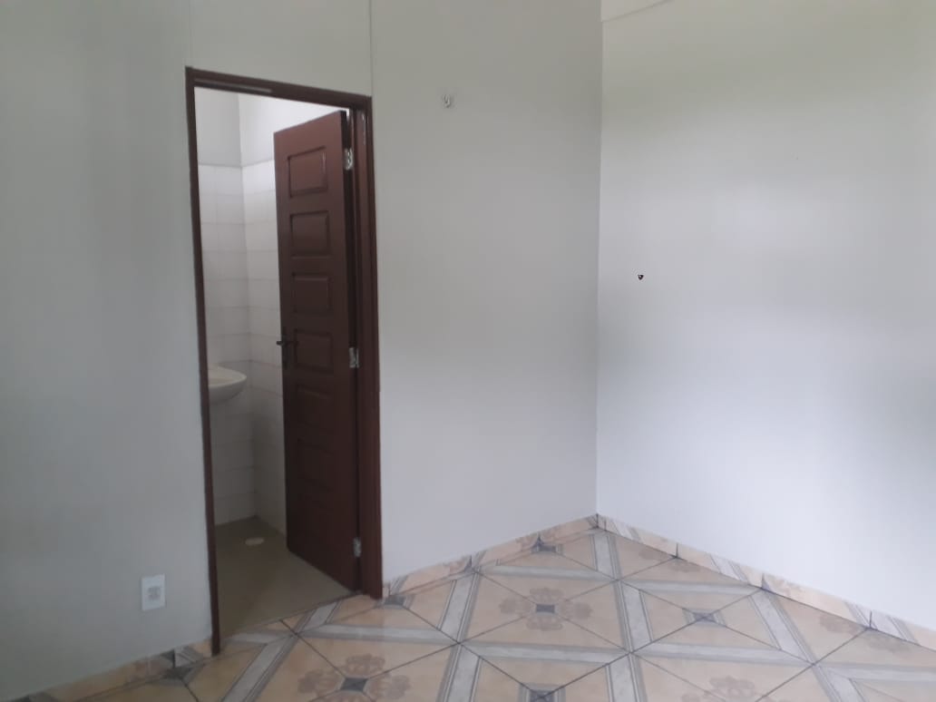 CASA A VENDA - NÚCLEO URBANO - VILA DOS CABANOS