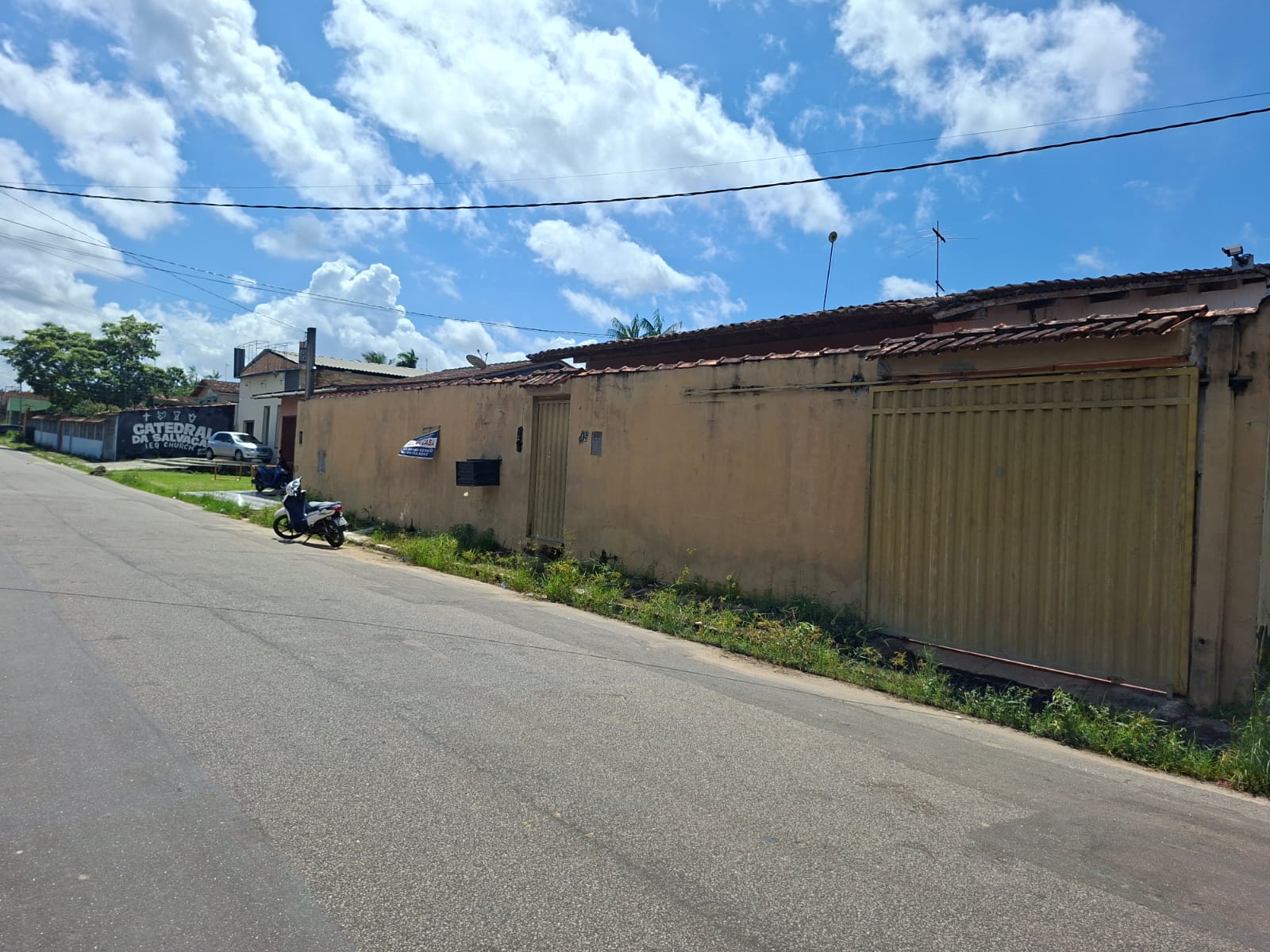 REDUÇÃO DE CUSTOS - CASA AMPLA PARA LOCAÇÃO – IDEAL PARA ALOJAMENTO EMPRESÁRIAL OU REPÚBLICA - BAIRRO SÃO FRANCISCO – BARCARENA/PA.