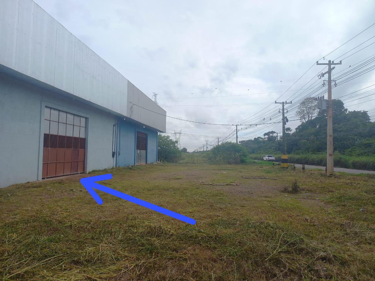 GALPÃO – DISPONÍVEL PRA LOCAÇÃO – PRÓXIMO AO TREVO DO PETECA – BARARENA – PA.