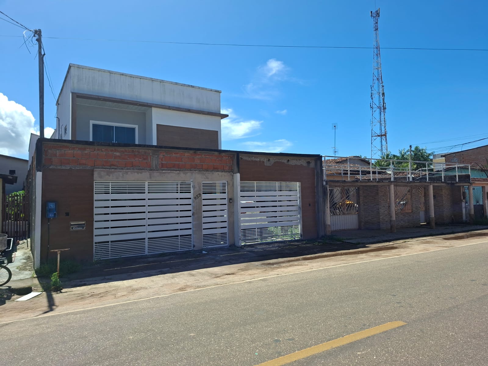 EXCELENTE IMÓVEL MODERNO (2 PAVIMENTOS) DISPONÍVEL PARA VENDA, BEM LOCALIZADO – BAIRRO: NAZARÉ - BARCARENA /PA.