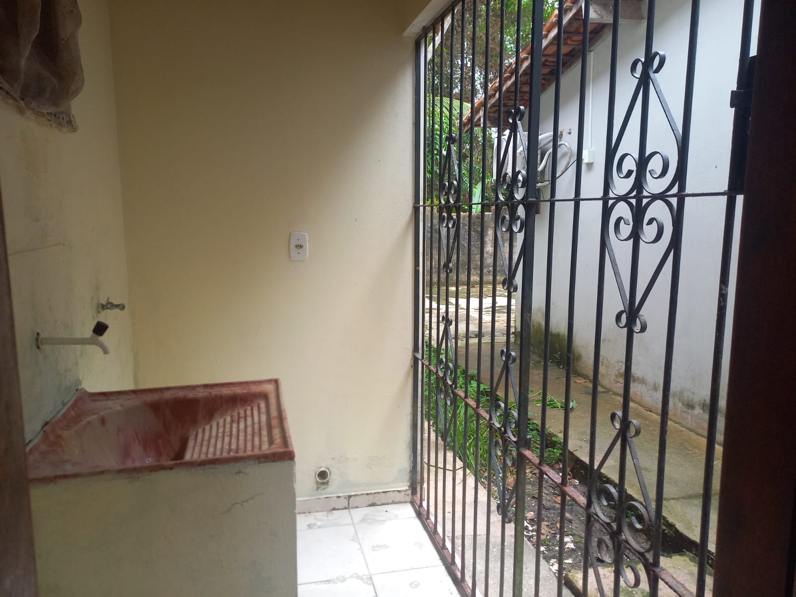 ALUGA-SE UMA CASA - VILA DOS CABANOS - BARCARENA/PA