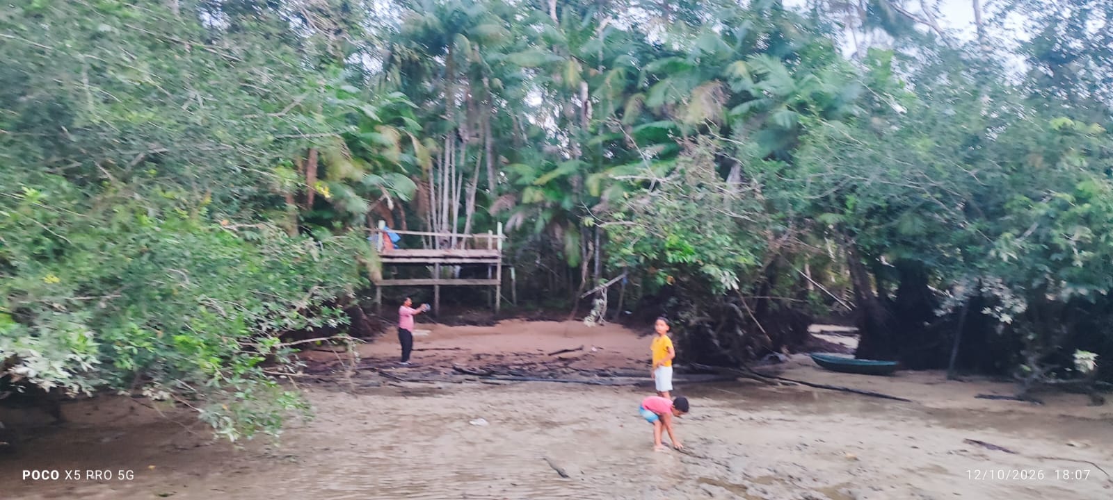 VENDO CASA NA PRAIA DA FAZENDINHA EM BARCARENA - PARÁ