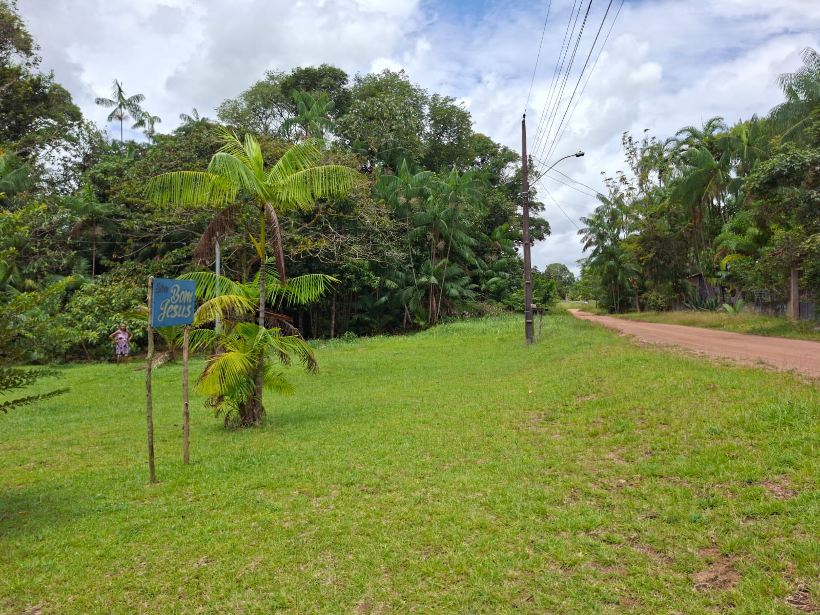 VENDE SÍTIO COM CASA - BARCARENA-PA