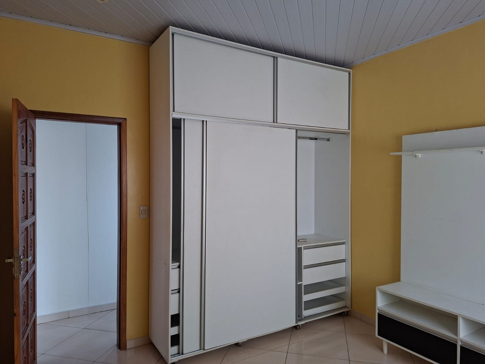 EXCELENTE CASA PARA LOCAÇÃO - BEM VENTILADA E COM ÓTIMO ACABAMENTO - 2° PAVIMENTO - BAIRRO BEIRA RIO - BARCARENA/PA.