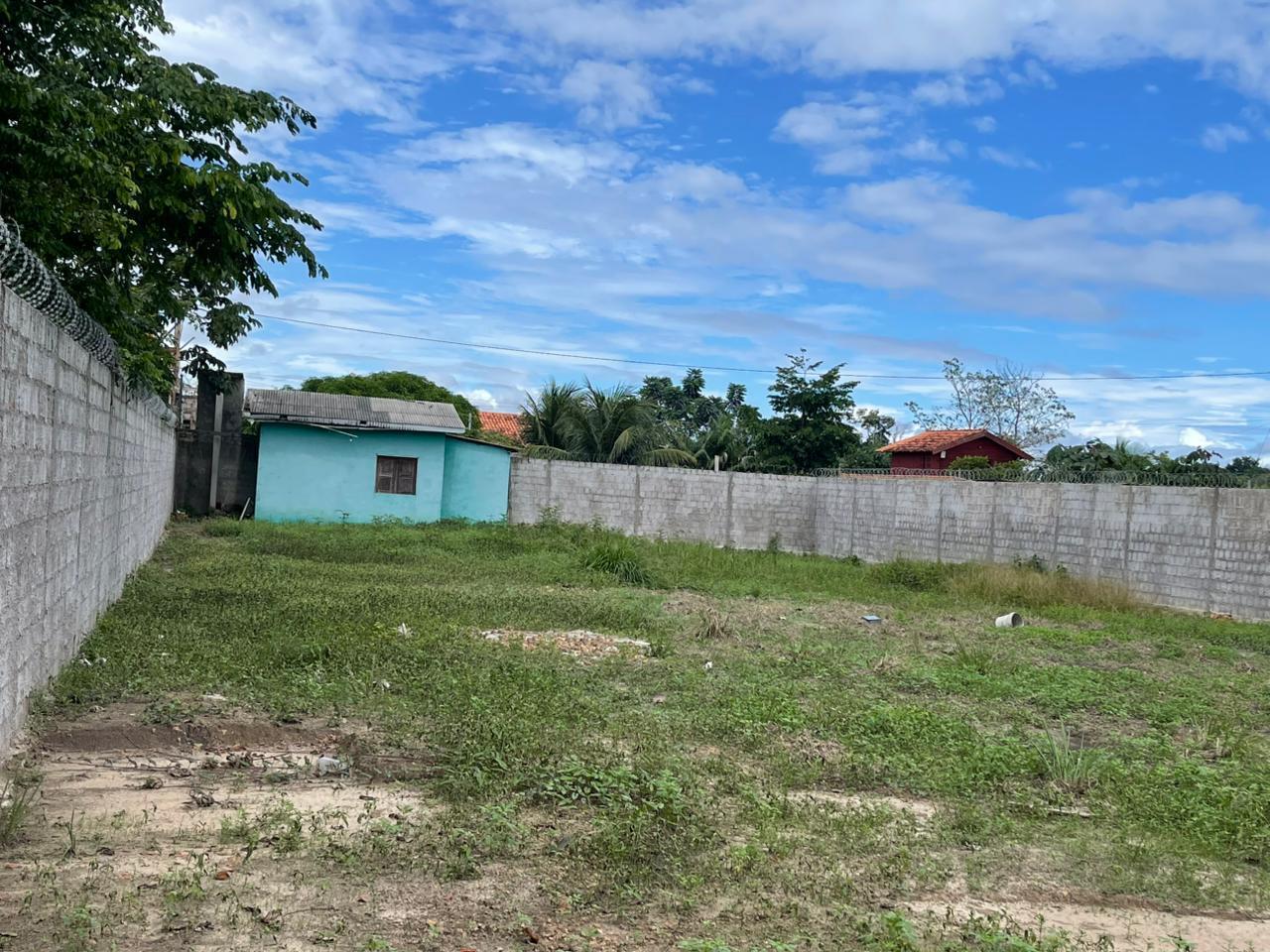 VENDO EXCELENTE TERRENO EM LOCALIZAÇÃO PRIVILEGIADA, NA ESTRADA DA PRAIA DO CARIPI.
