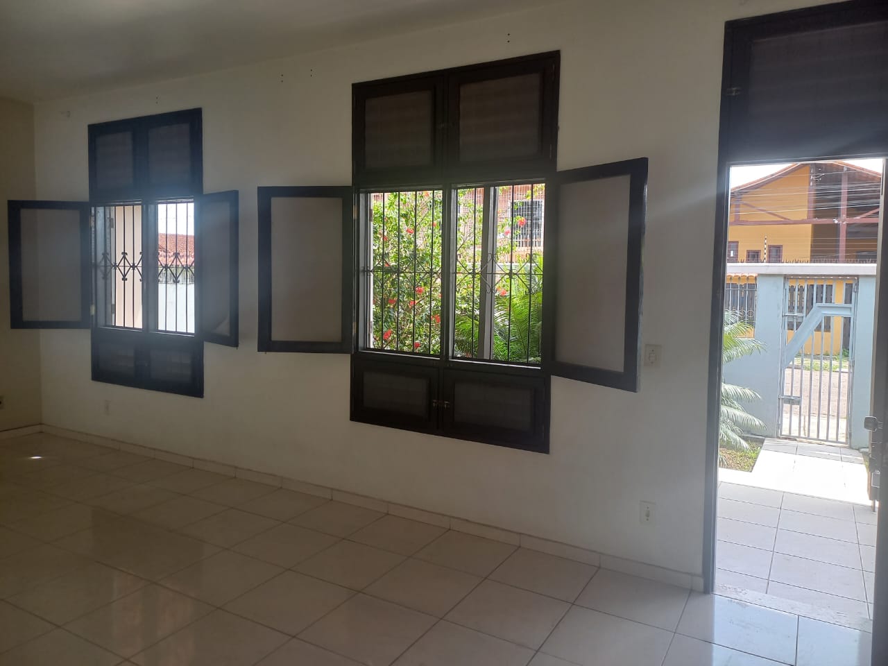 CASA À VENDA - NA VILA DOS CABANOS - BARCARENA-PARÁ