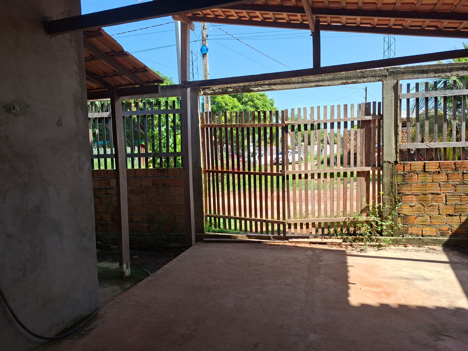 Vendo casa a 100 metros da Praia do Caripi em Barcarena - Pará