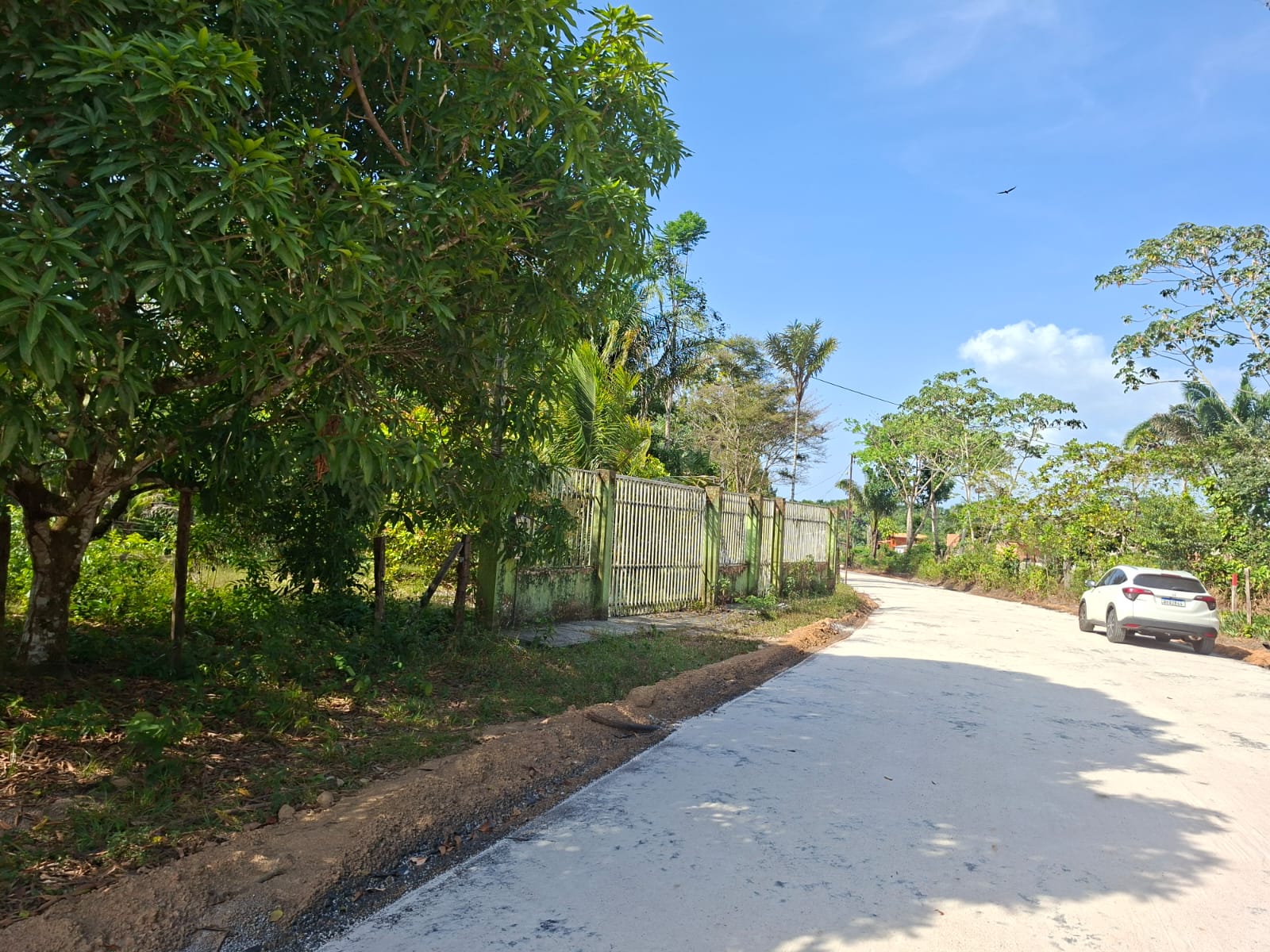 VENDO TERRENO MEDINDO 37 X 75 - BAIRRO FAZENDINHA - BARCARENA-PA.