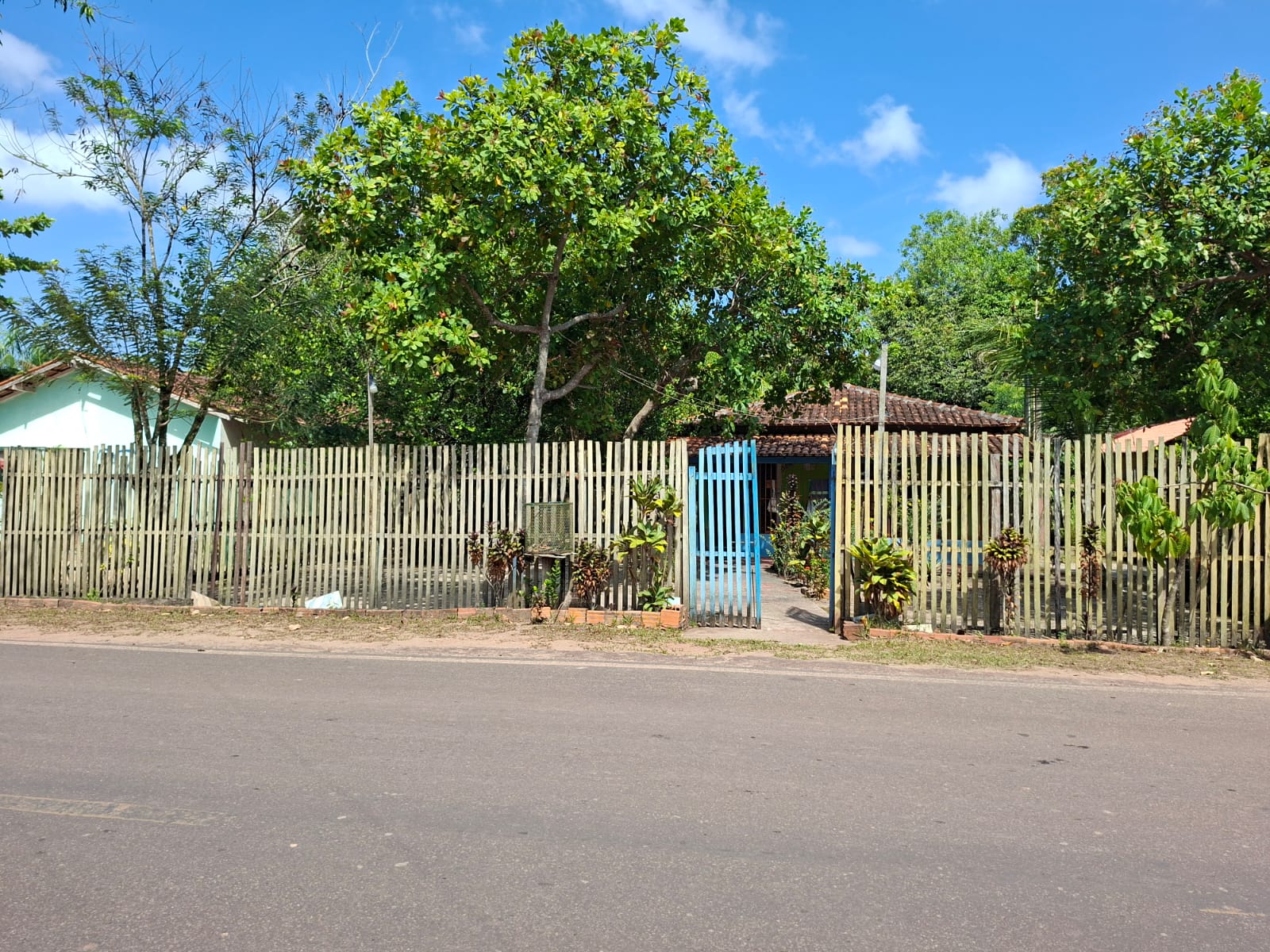 VENDO CASA NA PRAIA DA FAZENDINHA EM BARCARENA - PARÁ