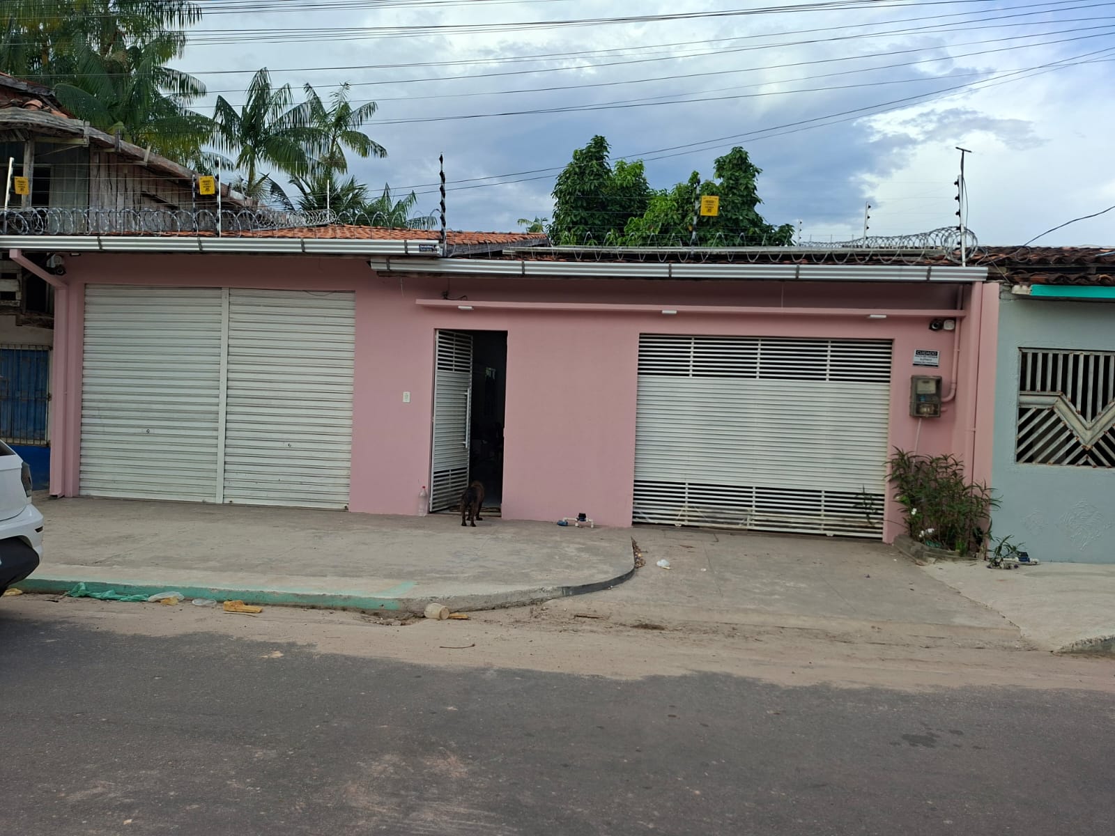 EXCELENTE IMÓVEL COM PISCINA DISPONÍVEL PARA LOCAÇÃO EM BARCARENA-PA