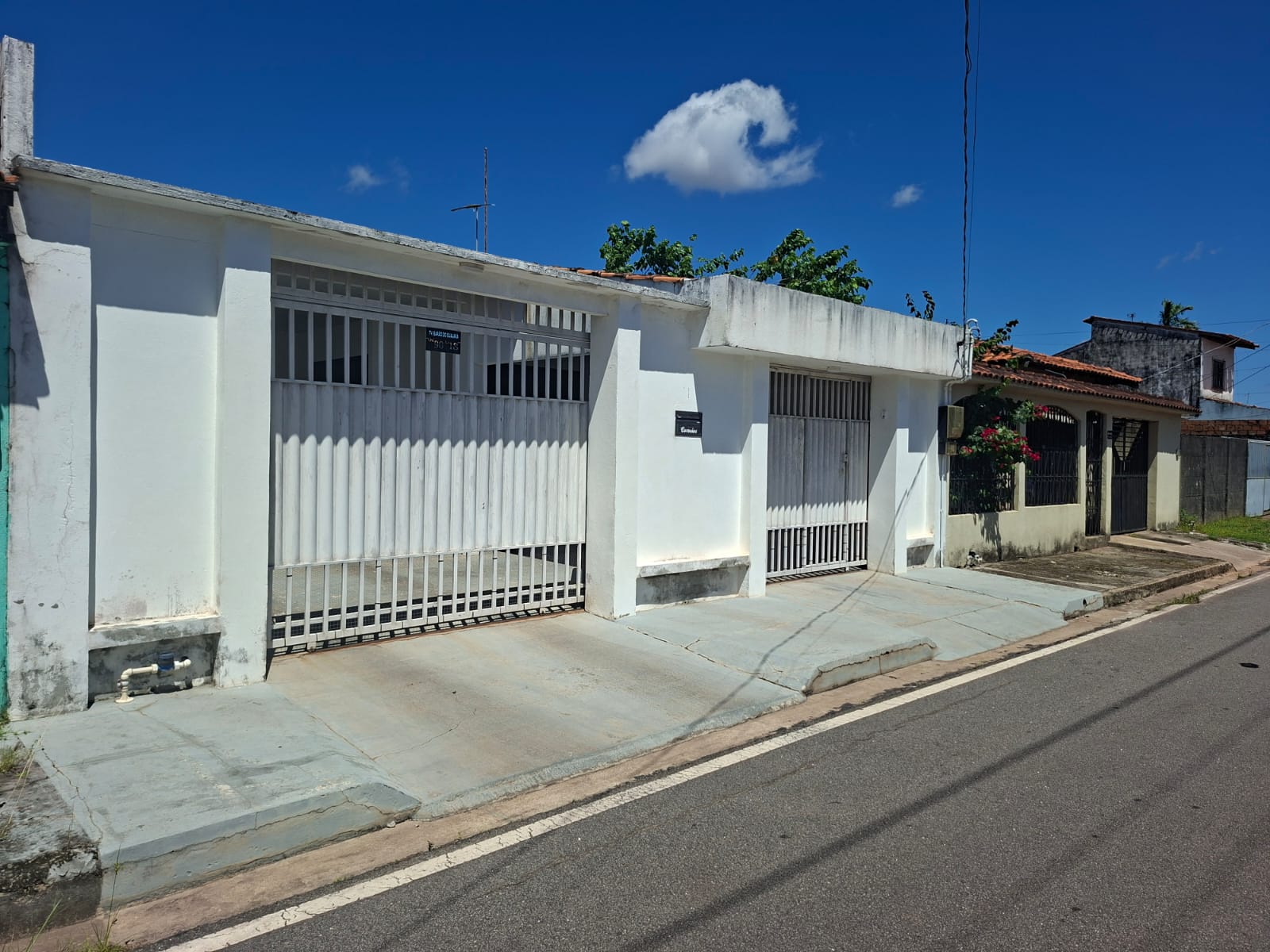 ESTÁ À VENDA UM EXCELENTE IMÓVEL RESIDENCIAL – ACEITA FINANCIAMENTO -LOCALIZADO NO BAIRRO PIONEIRO -VILA DOS CABANOS – BARCARENA/PA.